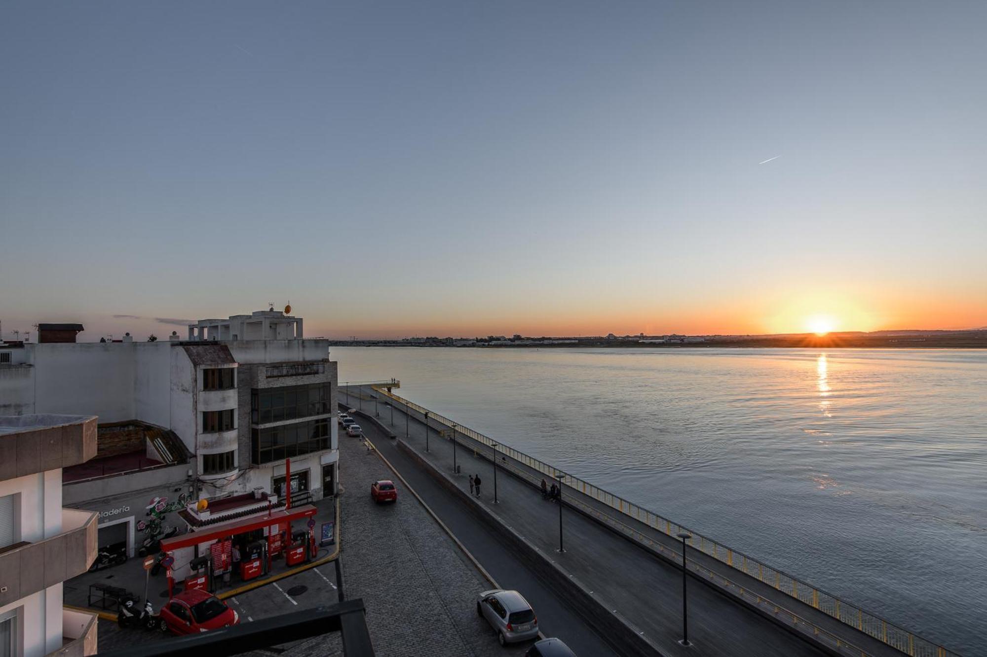 Apartamento Sobre El Rio Guadiana アヤモンテ エクステリア 写真