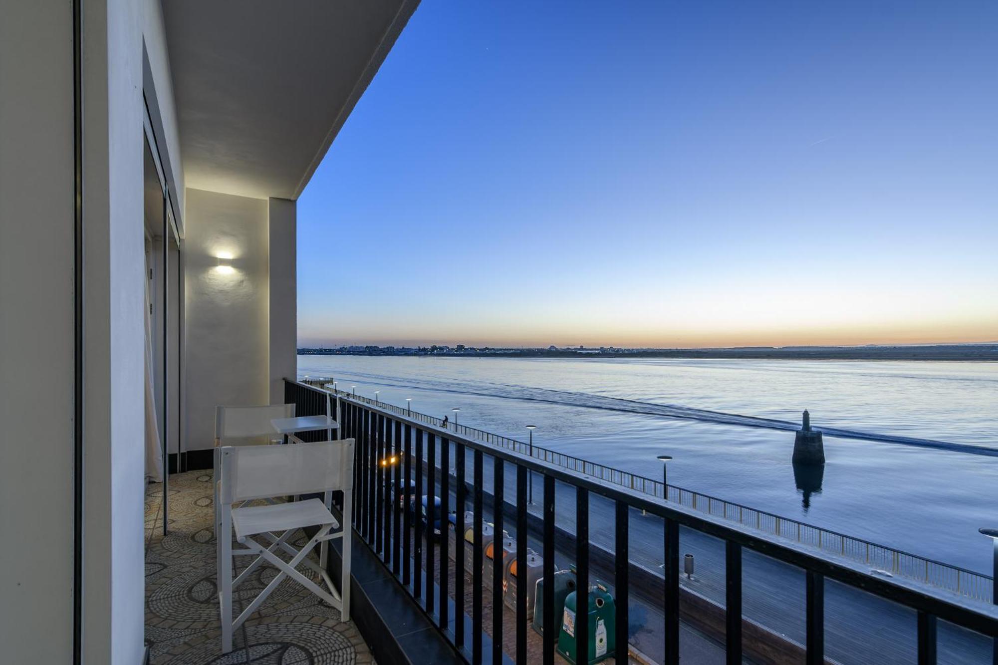 Apartamento Sobre El Rio Guadiana アヤモンテ エクステリア 写真